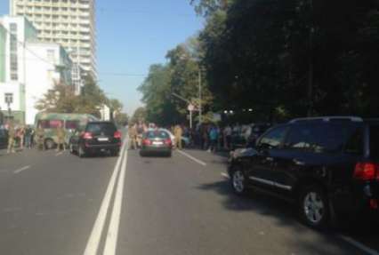 В Киеве из-за митингующих не ходят автобусы