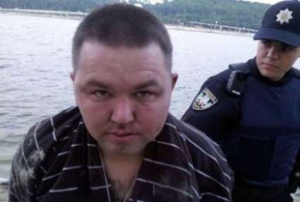 В Киеве мужчина с вилами нападал на пляжников и рыбаков (фото)