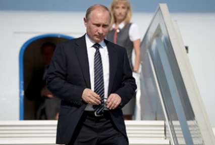 В Кремле рассказали об отсутствии у Путина планов ехать в Париж