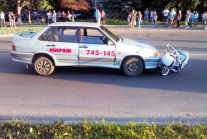 В Курске лишенная прав таксистка сбила женщину с коляской