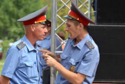В Москве полицейских начальников обязали фотографировать подчиненных на дому