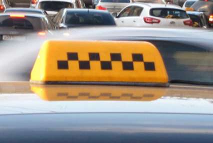 В Нижнем Тагиле уволили таксистов, заставивших пассажиров раздеться и умыться зеленкой (ВИДЕО)