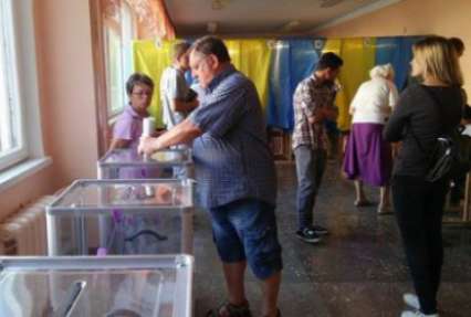 Выборы в Чернигове: онлайн-трансляция (постоянно обновляется) (фото)