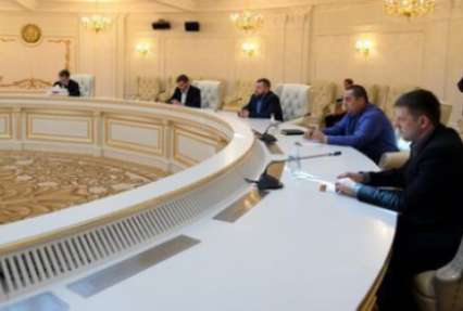 Заседание Контактной группы в Минске плавно перетекло в переговоры с представителями 