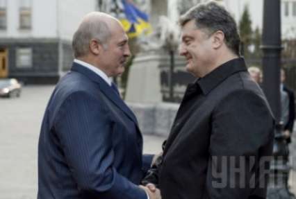 Завтра Порошенко может встретиться с Лукашенко на матче 