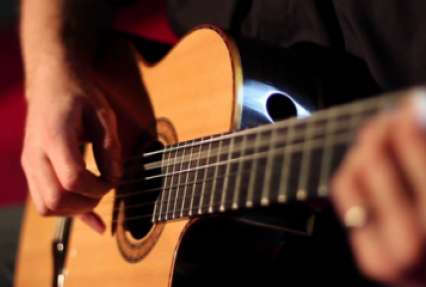 Песни под гитару для любителей живой музыки: рекомендации специалистов