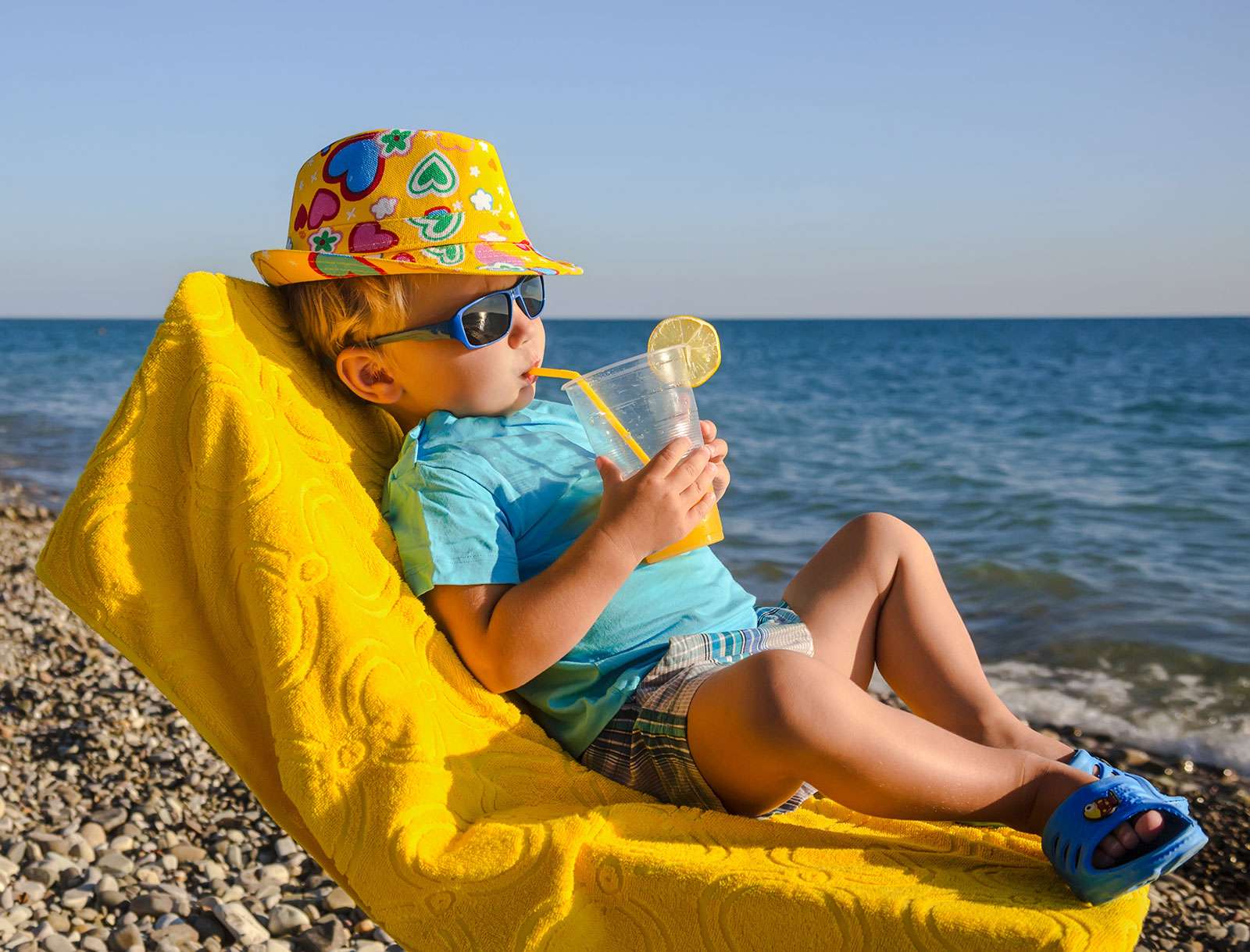 С ребенком на пляже - основные принципы безопасного отдыха