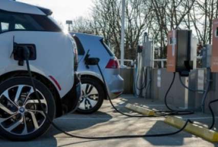 К 2030 году электромобили станут дешевле машин на бензине и дизеле