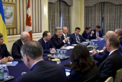Порошенко провел встречу с группой канадских депутатов